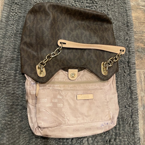 Michael Kors Signature Tote with chain handles - Picture 6 of 10